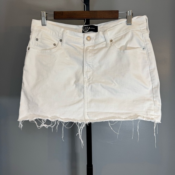 GAP Dresses & Skirts - Gap White Denim Mini Skirt Raw Hem Y2K Festival Size 30